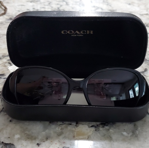 Coach HC8166 Sunglasses - Picture 5 of 6